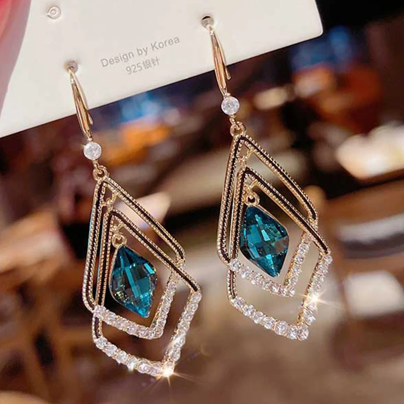 Luxury Double Geometric Hollow Pendant Tassel Earrings For Women Delicate Fashion Simple Metal Vintage Jewelry For Women 2022
Luxury Double Geometric Hollow Pendant Tassel Earrings For Women Delicate Fashion Simple Metal Vintage Jewelry For Women 2022