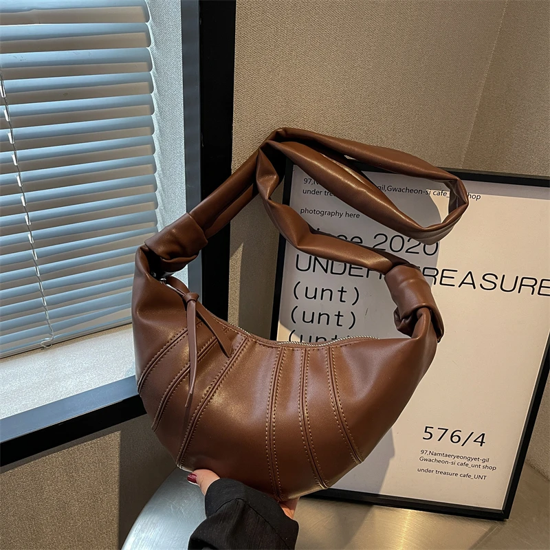 Ladies' Shoulder Bag 2022 Soft leather pu Zipper Handbag Luxury Design Bag Vintage crossbody Bag Bolso Mujer
Ladies' Shoulder Bag 2022 Soft leather pu Zipper Handbag Luxury Design Bag Vintage crossbody Bag Bolso Mujer