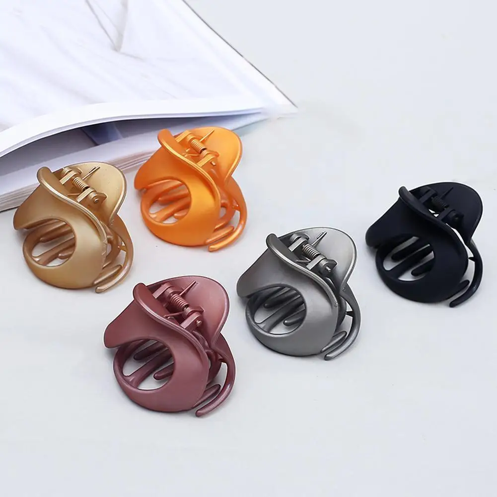 New Solid Color Hair Clip Mini Hair Claw Clip Barrettes Hairpin Sweet Women Hair Hair Accessories Barrette Girls Claws Retr A5T3 
New Solid Color Hair Clip Mini Hair Claw Clip Barrettes Hairpin Sweet Women Hair Hair Accessories Barrette Girls Claws Retr A5T3