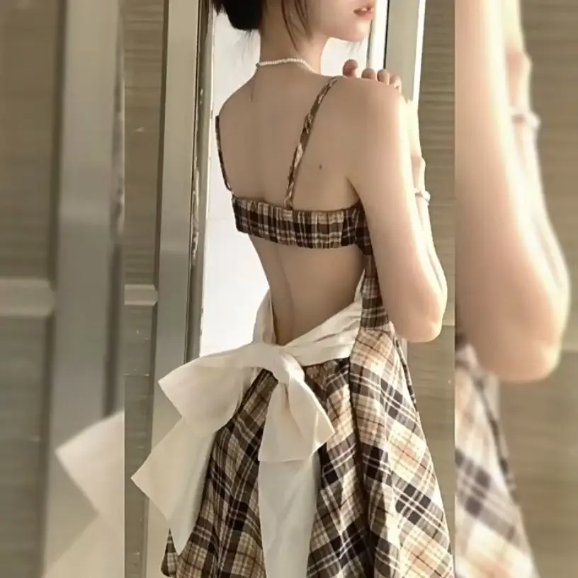 Французское высококачественное сексуальное платье для девушек с бабочкой, завязкой сзади, дизайнерское тонкое платье без бретелек, летнее платье Y2k
Французское высококачественное сексуальное платье для девушек с бабочкой, завязкой сзади, дизайнерское тонкое платье без бретелек, летнее платье Y2k