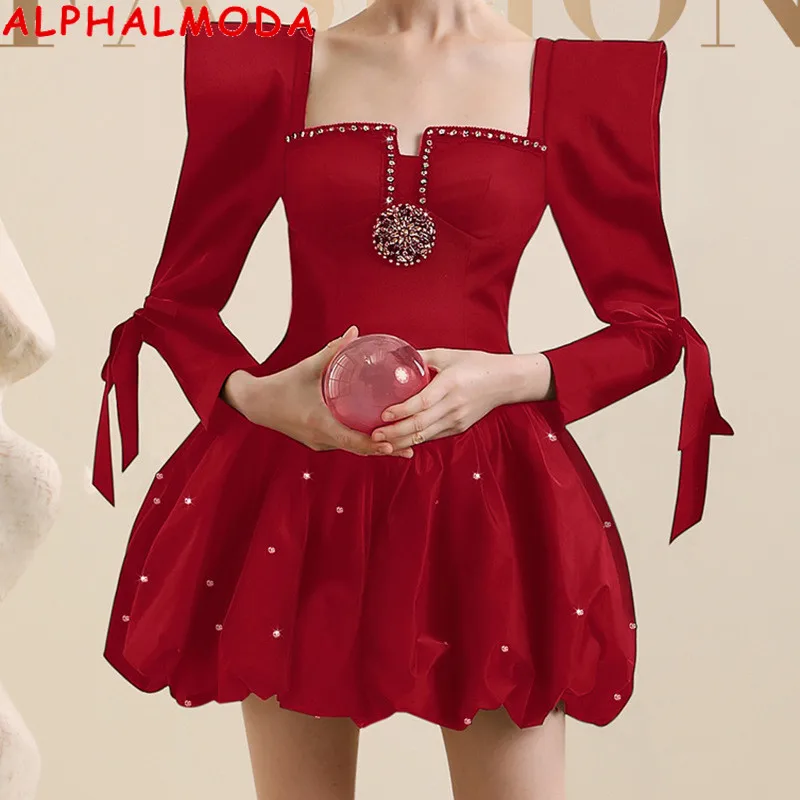 ALPHALMODA 2022 Spring French Retro Hepburn Style Square Neck Fluffy Dress Female Crystal Studs Hollow Sleeve Party Dress
ALPHALMODA 2022 Spring French Retro Hepburn Style Square Neck Fluffy Dress Female Crystal Studs Hollow Sleeve Party Dress