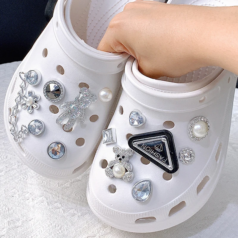 Cute Animals Jewelry Chain Croc Charms for Crocs Shoes Cartoon Bear Triangle Croc Accessories Set for Kids Girls Women Decor
Cute Animals Jewelry Chain Croc Charms for Crocs Shoes Cartoon Bear Triangle Croc Accessories Set for Kids Girls Women Decor