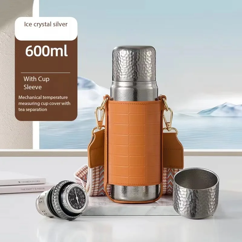 600 мл/20 унций титановый сплав вакуумная Изолированная бутылка для воды портативный подарок хорошо Изолированная чашка для воды с кожаной крышкой чашки 
600 мл/20 унций титановый сплав вакуумная Изолированная бутылка для воды портативный подарок хорошо Изолированная чашка для воды с кожаной крышкой чашки