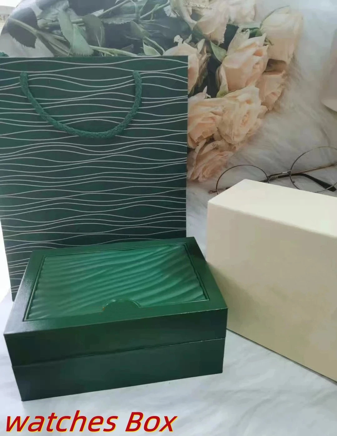 Super quality Red Black Green watch box with papers cards and bags Top Luxury Woman watches Box Man Wristwatch Box
Super quality Red Black Green watch box with papers cards and bags Top Luxury Woman watches Box Man Wristwatch Box