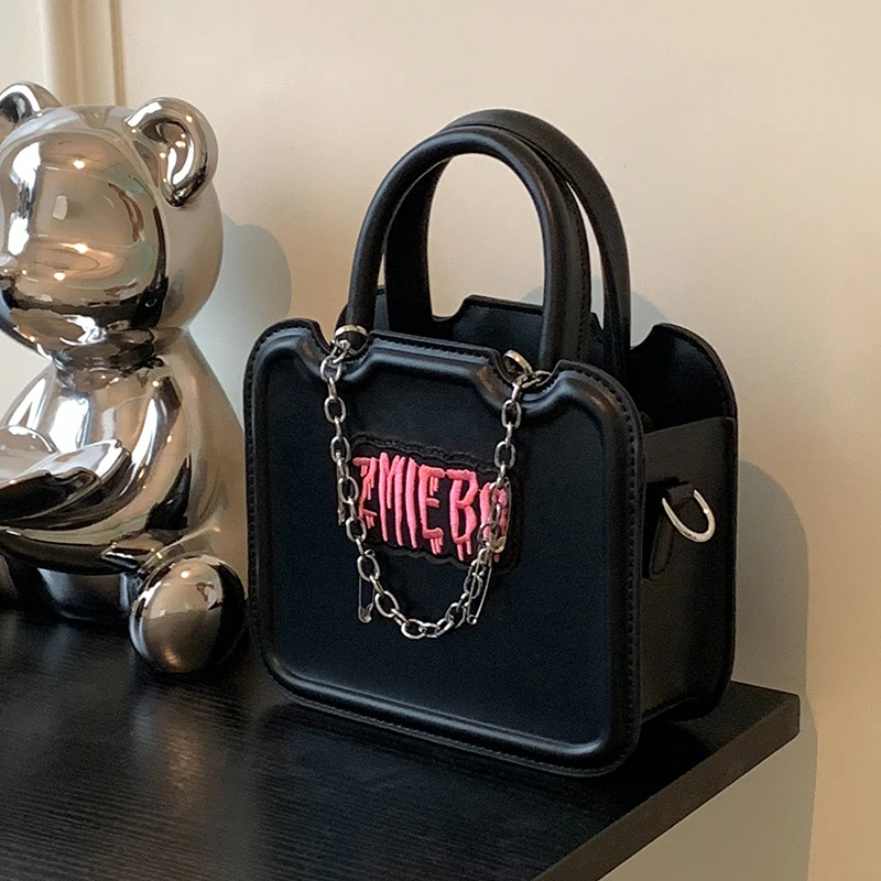 High-quality luxury brand 2023 popular black small bag women's new fashion versatile messenger bag handbag biscuit bag Chains
High-quality luxury brand 2023 popular black small bag women's new fashion versatile messenger bag handbag biscuit bag Chains