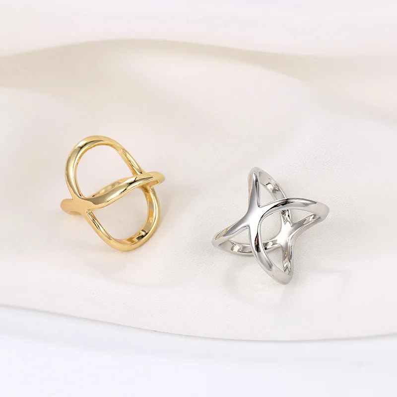 Fashion Brooches Simple Multi Purpose Cross Three Ring Scarf Buckle Hollow Simple Scarf Buckle X-shaped Scarf Shawl Buckle
Fashion Brooches Simple Multi Purpose Cross Three Ring Scarf Buckle Hollow Simple Scarf Buckle X-shaped Scarf Shawl Buckle
