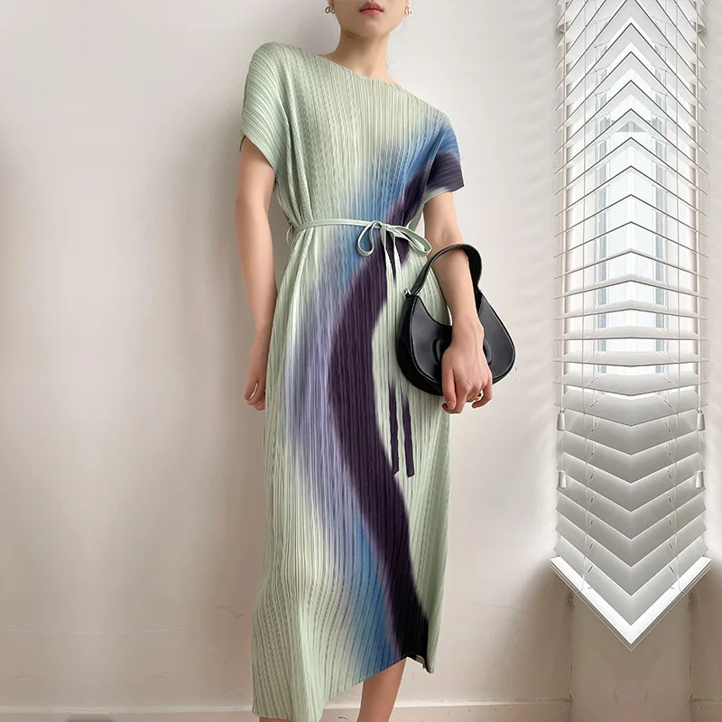 Miyake Pleated 2022 New Summer Fashion Age Reducing French Dress Design Sense Niche High Sense Foreign Style Dress 
Miyake Pleated 2022 New Summer Fashion Age Reducing French Dress Design Sense Niche High Sense Foreign Style Dress