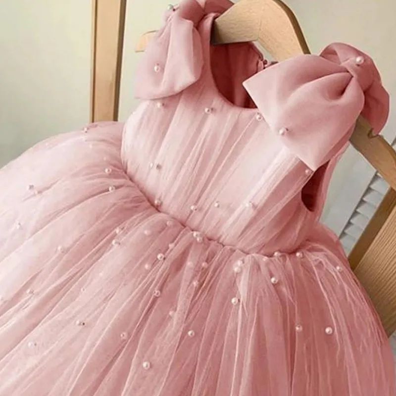 

Pink Flower Girl Dresses Cute Puffy Tulle Shiny Pearls Beading Sleeveless With Bows For Wedding Party First Communion Gowns