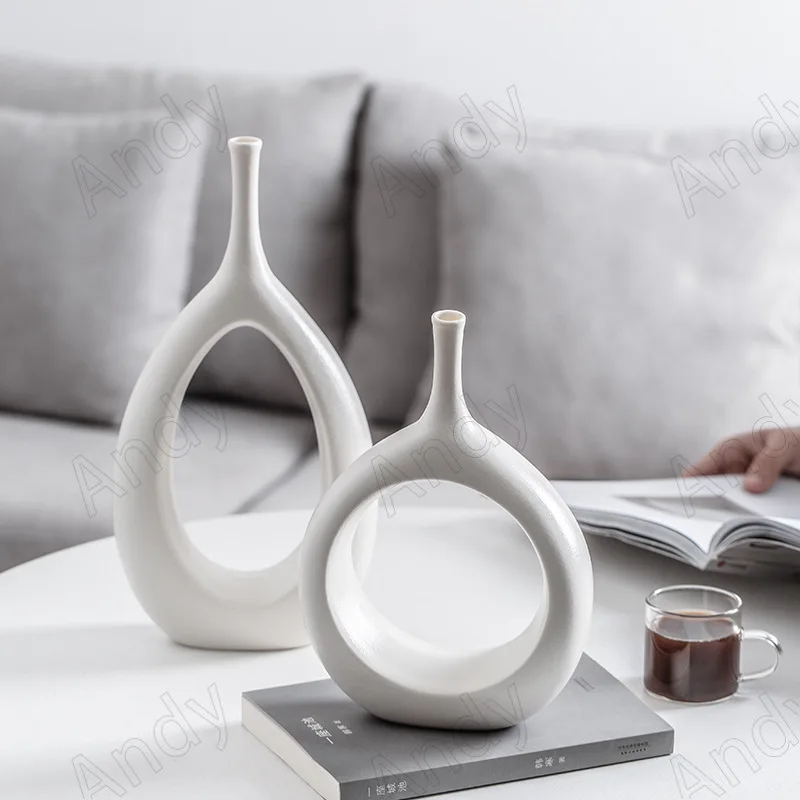 Европейская керамическая ваза, чистые белые настольные вазы для цветов, современные украшения для гостиной, украшение для дома, органайзер ...
Европейская керамическая ваза, чистые белые настольные вазы для цветов, современные украшения для гостиной, украшение для дома, органайзер ...