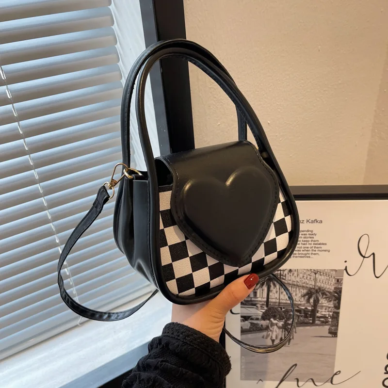 Popular Fashion Texture Handbag 2022 Spring and Summer New One-shoulder Messenger Bag Small Fresh and Foreign Women's Bag
Popular Fashion Texture Handbag 2022 Spring and Summer New One-shoulder Messenger Bag Small Fresh and Foreign Women's Bag
