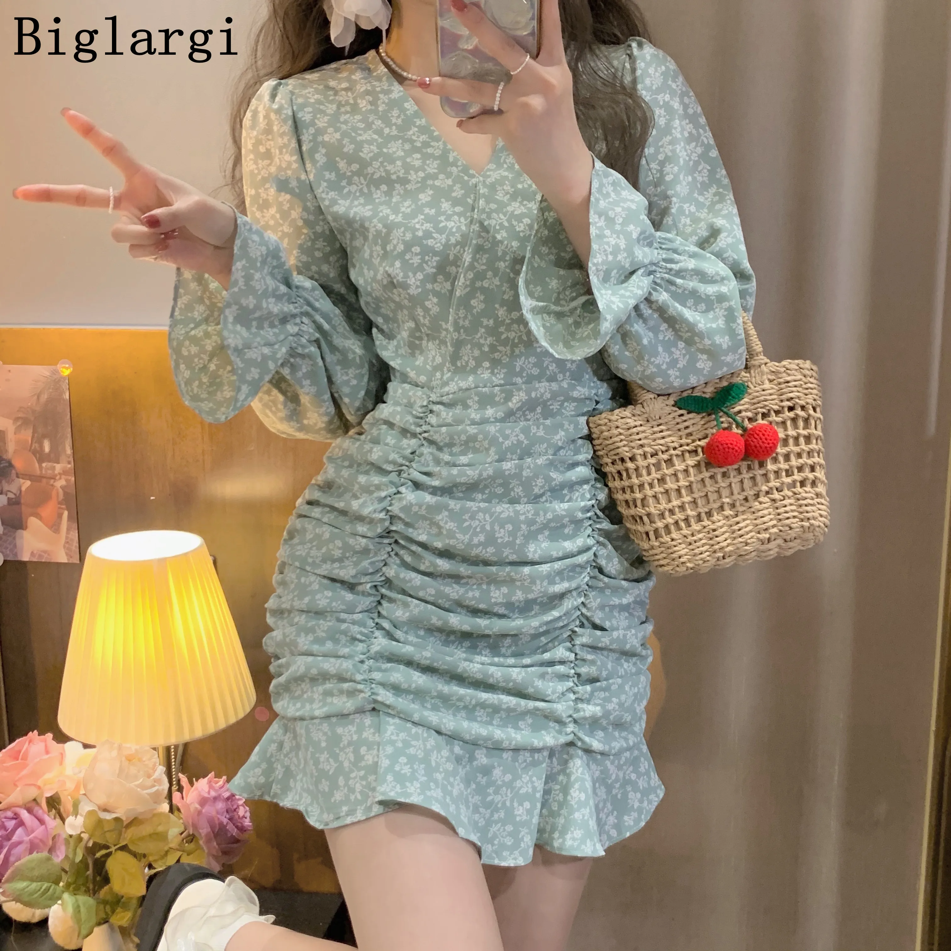 Puff Sleeve Chiffon Pleated Dress Women Sexy Mini Print Floral Ladies Dresses Korean V Neck Summer Dress Woman 2022 Vestidos
Puff Sleeve Chiffon Pleated Dress Women Sexy Mini Print Floral Ladies Dresses Korean V Neck Summer Dress Woman 2022 Vestidos