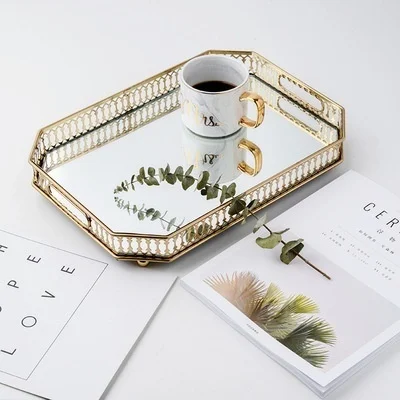 Gold glass storage tray, north wind iron, mirror background tray, light living room, luxury swing, dinner plate
Gold glass storage tray, north wind iron, mirror background tray, light living room, luxury swing, dinner plate