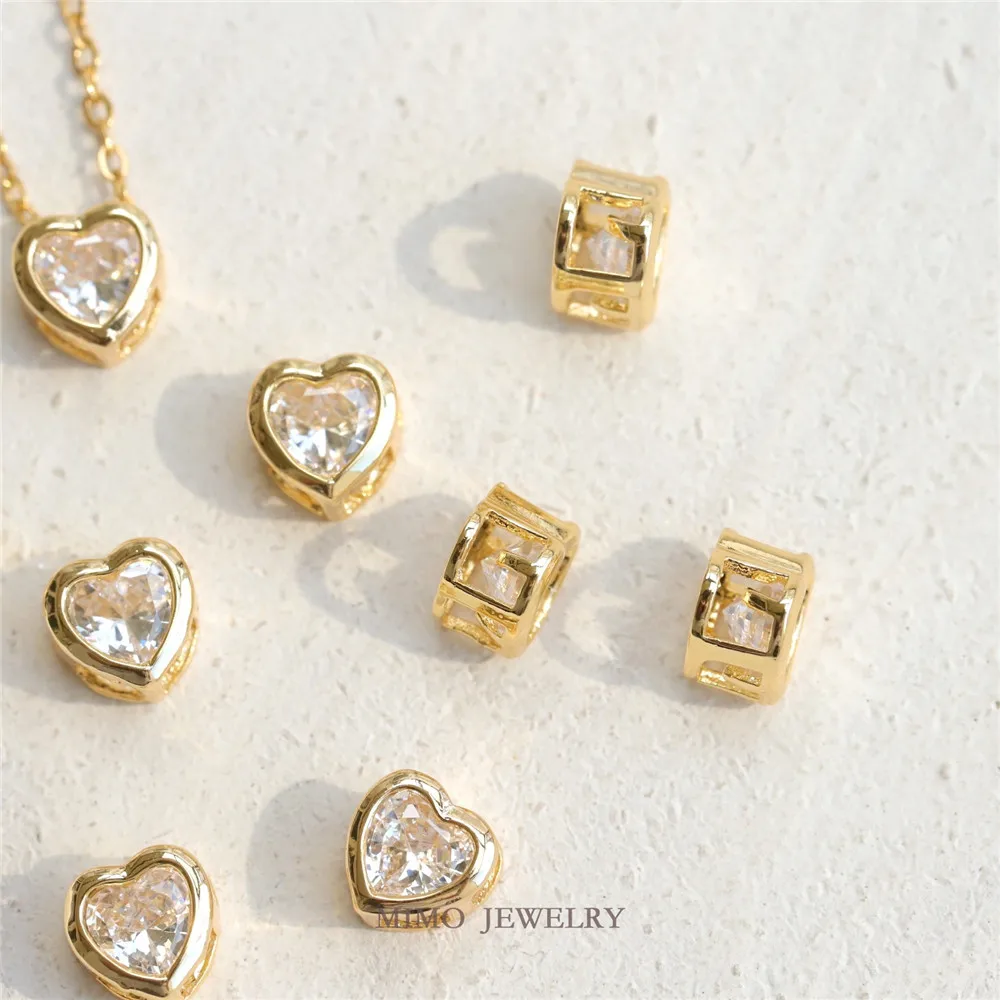 Color Preserving Copper Plated Love Heart Zirconia Side Hole Necklace Hole Beaded Pendant DIY Handmade Accessories
Color Preserving Copper Plated Love Heart Zirconia Side Hole Necklace Hole Beaded Pendant DIY Handmade Accessories