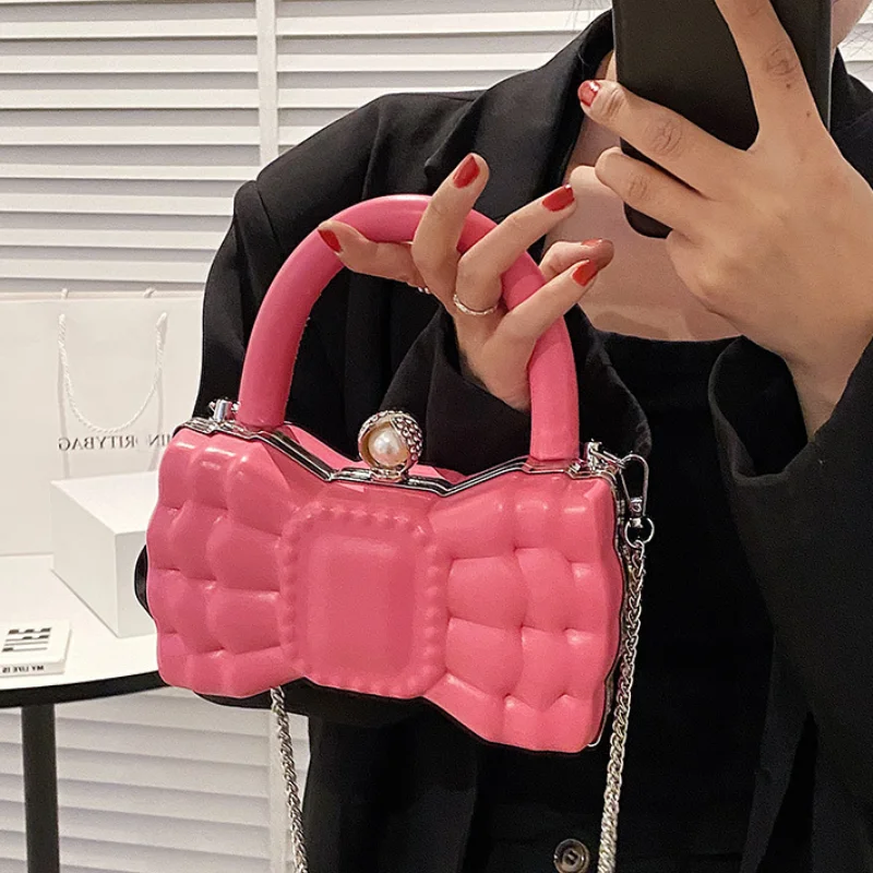Hard Bow Handbags for Women 2023 Trend Party Fashion Cute Cell Phone Bag Chain Small Box Personality Unusual Woman Shoulder Bag
Hard Bow Handbags for Women 2023 Trend Party Fashion Cute Cell Phone Bag Chain Small Box Personality Unusual Woman Shoulder Bag