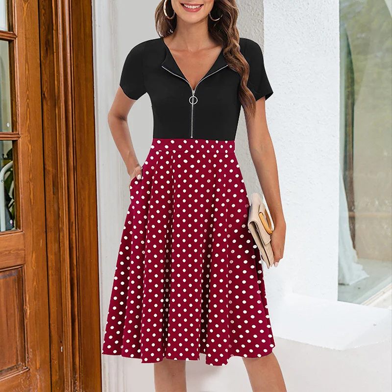 Платье женское ТРАПЕЦИЕВИДНОЕ с V-образным вырезом, высокой талией и цветочным принтом
Платье женское ТРАПЕЦИЕВИДНОЕ с V-образным вырезом, высокой талией и цветочным принтом