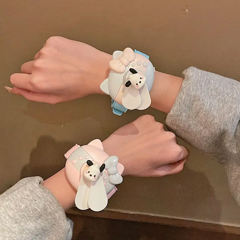 Kawaii Hello Kitty Pochacco Summer Watch Fan Anime Children Portable Usb Small Mini Cute Charging Wrist Fan Student Girls Gift
Kawaii Hello Kitty Pochacco Summer Watch Fan Anime Children Portable Usb Small Mini Cute Charging Wrist Fan Student Girls Gift