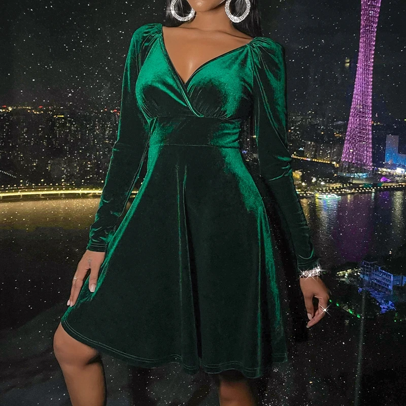 5 Colors Women Velvet Dress V Neck Long Sleeve Solid Color A-line Dresses Clothes for Club Party Wedding
5 Colors Women Velvet Dress V Neck Long Sleeve Solid Color A-line Dresses Clothes for Club Party Wedding