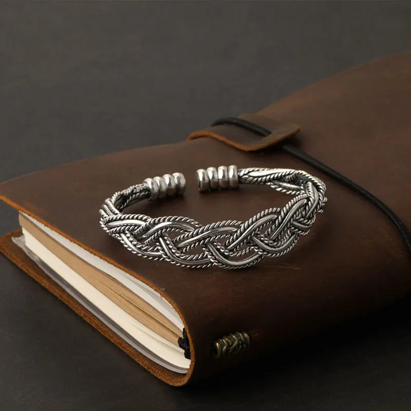 New Silver Twist Braided Bracelet Bracelet Ladies Fashion Light Luxury Charming Birthday Jewelry Adjustable Gift
New Silver Twist Braided Bracelet Bracelet Ladies Fashion Light Luxury Charming Birthday Jewelry Adjustable Gift
