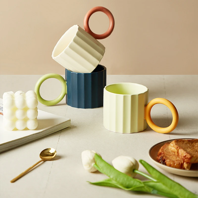 

Японская керамическая кружка с многоцветными ручками, кружка для кофе, чая, молока, чашка для воды, посуда для напитков, кружки для пар, креат...