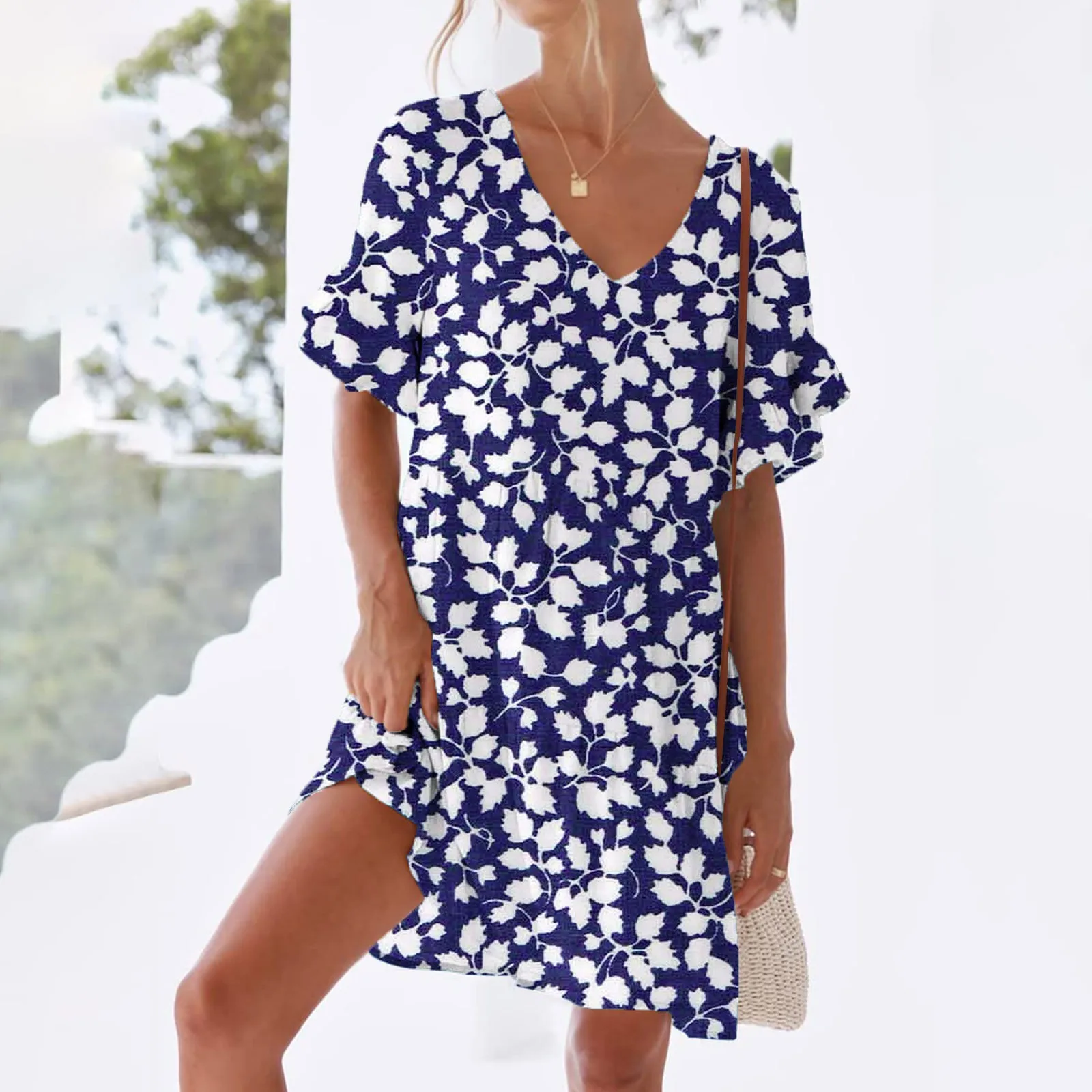 2022 New Trend Summer Casual Dress Women Vintage Floral Print V Neck Mini Dress Simple Short Sleeve Ruffle Dress Beach Sundress
2022 New Trend Summer Casual Dress Women Vintage Floral Print V Neck Mini Dress Simple Short Sleeve Ruffle Dress Beach Sundress