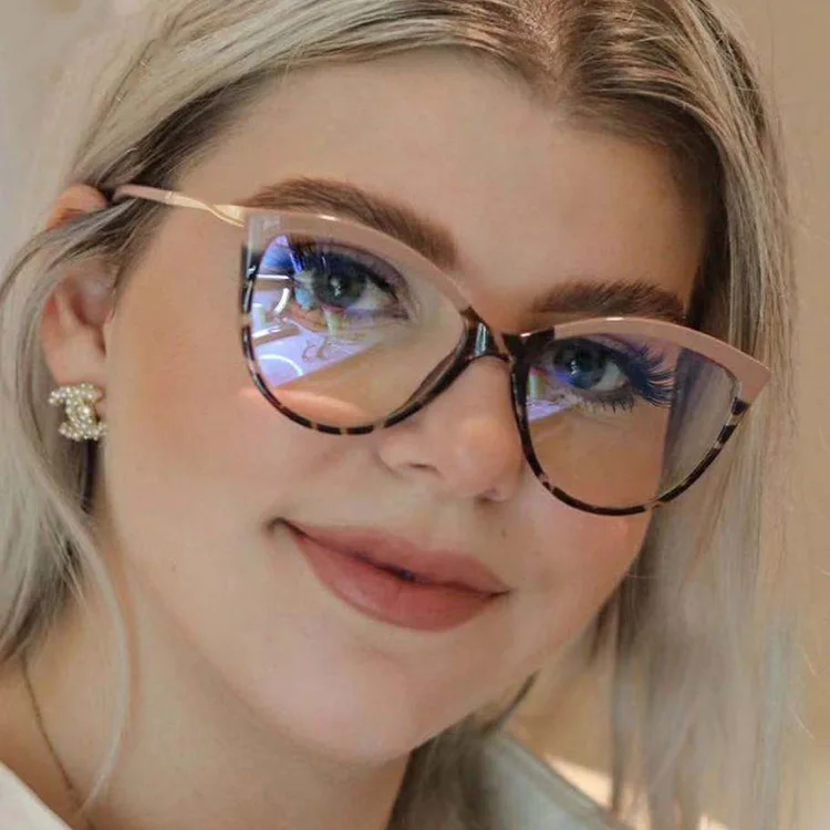 Luxury Brand Anti-Blue Light Glasses for Women Men Fashion Trends Office Computer Goggles Blue Ray Blocking Eyeglasses
Luxury Brand Anti-Blue Light Glasses for Women Men Fashion Trends Office Computer Goggles Blue Ray Blocking Eyeglasses