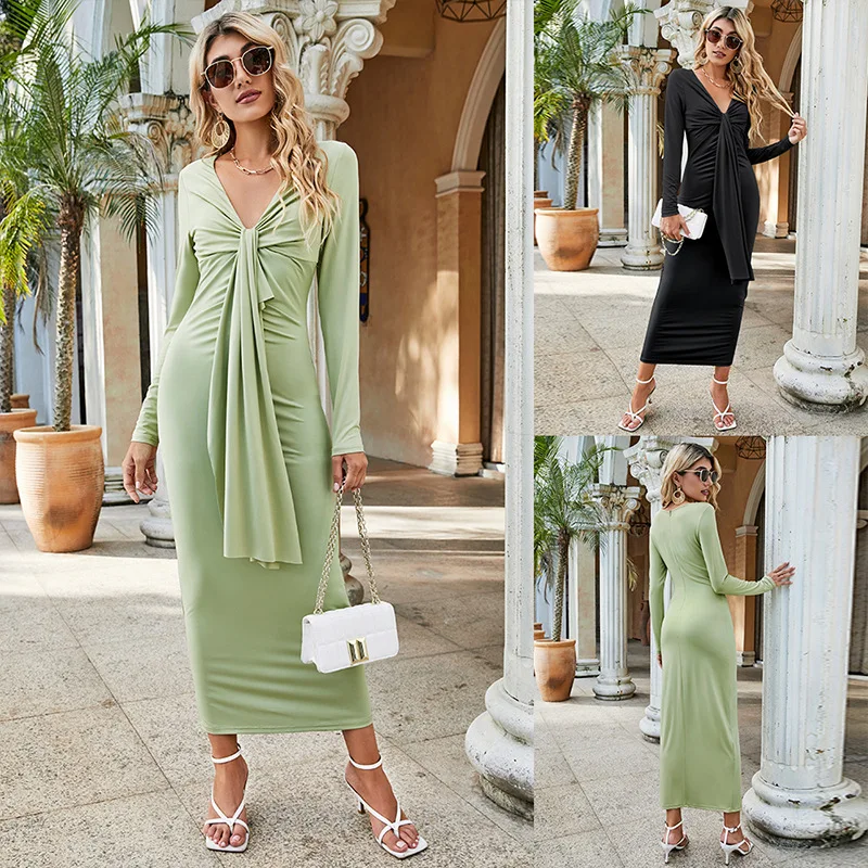 European And American Simple Sexy Dress Lrregular One-Step Long Skirt Women 2022 Autumn Long Sleeve V-Neck Pleated Dress
European And American Simple Sexy Dress Lrregular One-Step Long Skirt Women 2022 Autumn Long Sleeve V-Neck Pleated Dress