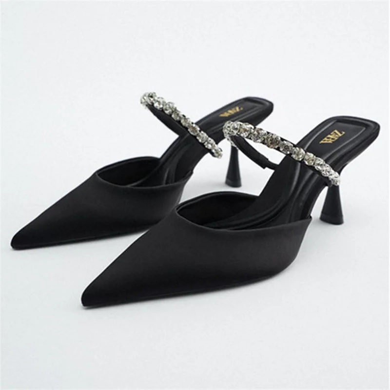 Pointed Toe Sexy Sandals Black Stiletto Women's Shoes 2022 Summer Fashion Comfortable Non-slip Explosion Style Woman Slippers
Pointed Toe Sexy Sandals Black Stiletto Women's Shoes 2022 Summer Fashion Comfortable Non-slip Explosion Style Woman Slippers
