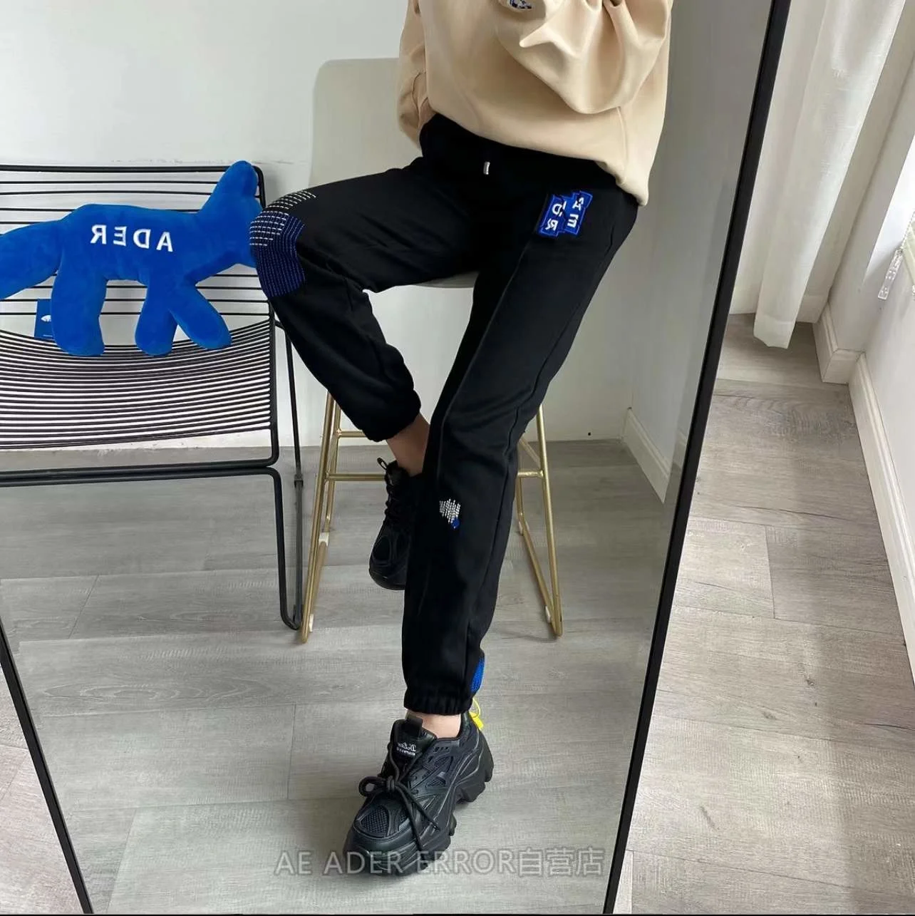 Anniversary ERROR Spring 6th and Autumn Korean High-quality Sports ADER Crack Letter Embroidered Casual Pants Unisex
Anniversary ERROR Spring 6th and Autumn Korean High-quality Sports ADER Crack Letter Embroidered Casual Pants Unisex