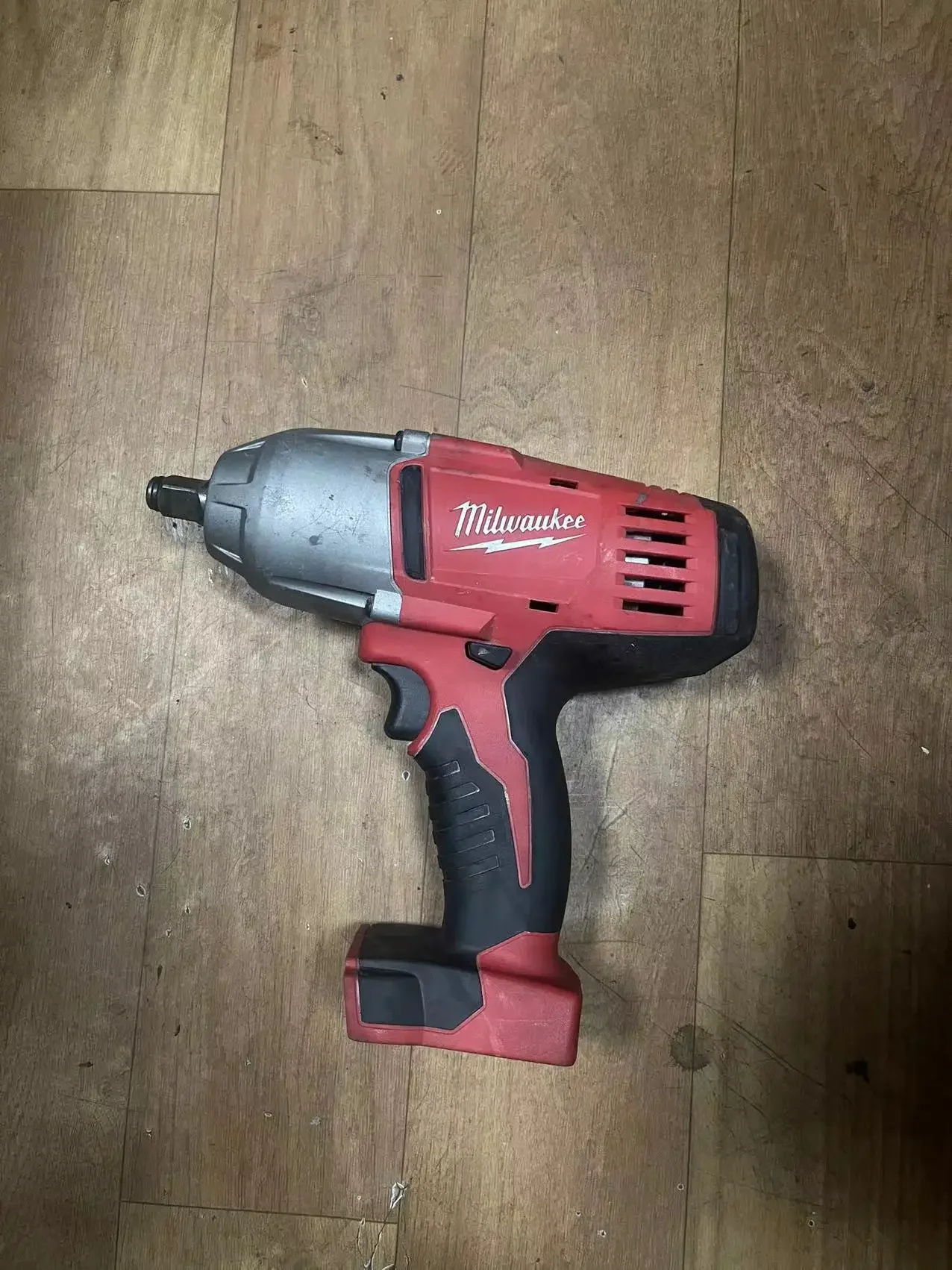 

Milwaukee M18 Cordless 1/2" High Torque Impact Wrench 18V 2663-20 (Tool Only).SECOND HAND