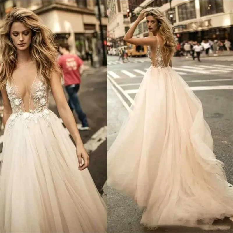 Sexy Deep V Tulle Wedding Dress 2022 3D Flowers Lace Appliques Sleeveless Backless A-Line Vestido De Novia Sweep Train For Women
Sexy Deep V Tulle Wedding Dress 2022 3D Flowers Lace Appliques Sleeveless Backless A-Line Vestido De Novia Sweep Train For Women