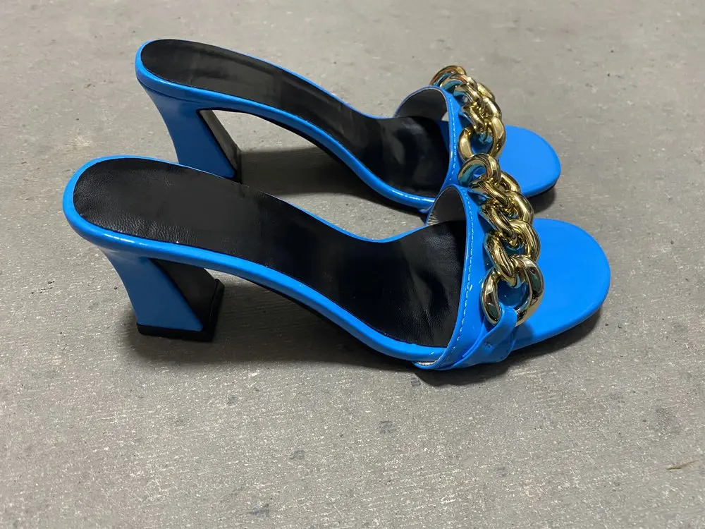 Rivet Square heel Female Shoes Slippers Casual Low Slides Block 2023 Luxury Rubber Rome PU Fashion Hoof Heels Fabric Basic 
Rivet Square heel Female Shoes Slippers Casual Low Slides Block 2023 Luxury Rubber Rome PU Fashion Hoof Heels Fabric Basic