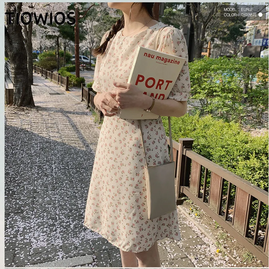 TIOWIOS Woman Korean Simple And Versatile Floral Dress 
TIOWIOS Woman Korean Simple And Versatile Floral Dress