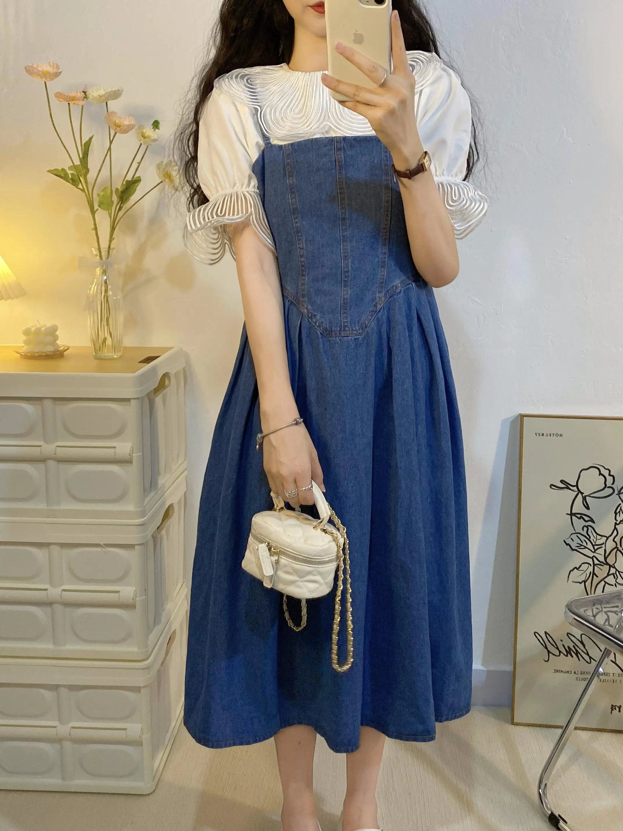 Make the petals in sweet hubble-bubble sleeve shirt collar fold ➕ bull-puncher skirt outfit
Make the petals in sweet hubble-bubble sleeve shirt collar fold ➕ bull-puncher skirt outfit
