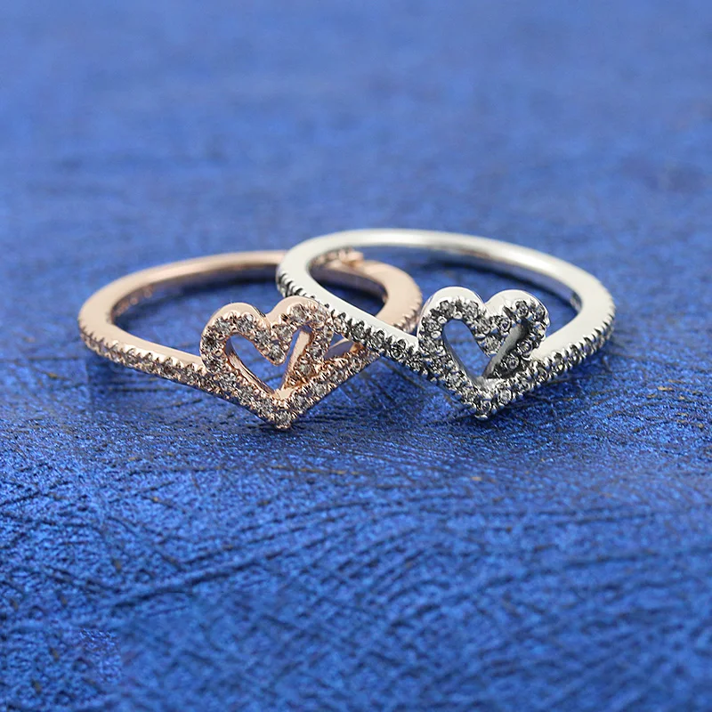 Кольцо женское из серебра 925 пробы, с блестящими сердечками
Кольцо женское из серебра 925 пробы, с блестящими сердечками