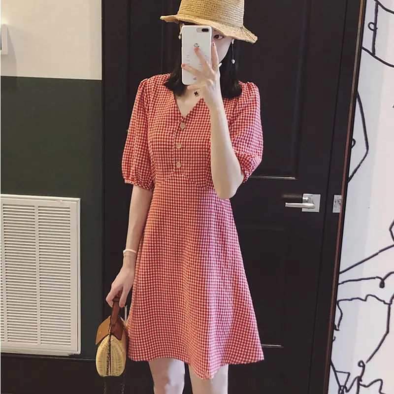 YASUGUOJI Office Ladies Casual Plaid Button V-neck Dress Women New 2022 Summer Streetwear Checkered A-Line Short Sleeve Dresses
YASUGUOJI Office Ladies Casual Plaid Button V-neck Dress Women New 2022 Summer Streetwear Checkered A-Line Short Sleeve Dresses