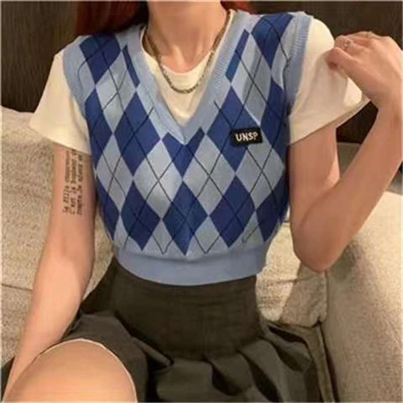 Y2K Argyle Slim Sweater Vest Women Sleeveless V Neck Casual Sweaters Summer Autumn Knit Tops Female Basic Streetwear XC024
Y2K Argyle Slim Sweater Vest Women Sleeveless V Neck Casual Sweaters Summer Autumn Knit Tops Female Basic Streetwear XC024