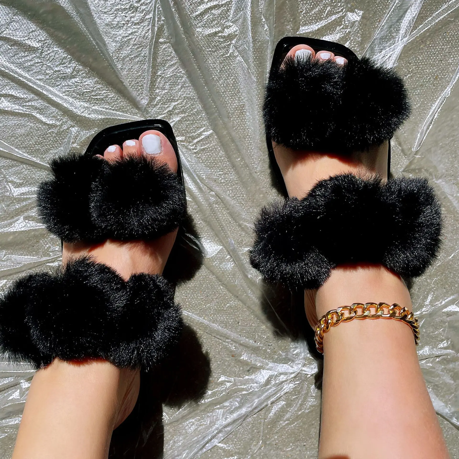 Hairball Square Head Women Sandals Outdoor Non-slip Beach Woman Slides Fashion Concise Slippers Summer solid Female Shoes 2022
Hairball Square Head Women Sandals Outdoor Non-slip Beach Woman Slides Fashion Concise Slippers Summer solid Female Shoes 2022