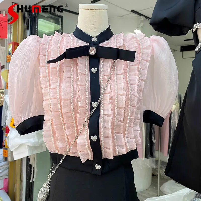 2023 Summer New Sweet Lolita Puff Sleeve Ruffles Pink Blouse Temperament Loose All-Match Stand Collar Diamond Bow Top for Women
2023 Summer New Sweet Lolita Puff Sleeve Ruffles Pink Blouse Temperament Loose All-Match Stand Collar Diamond Bow Top for Women