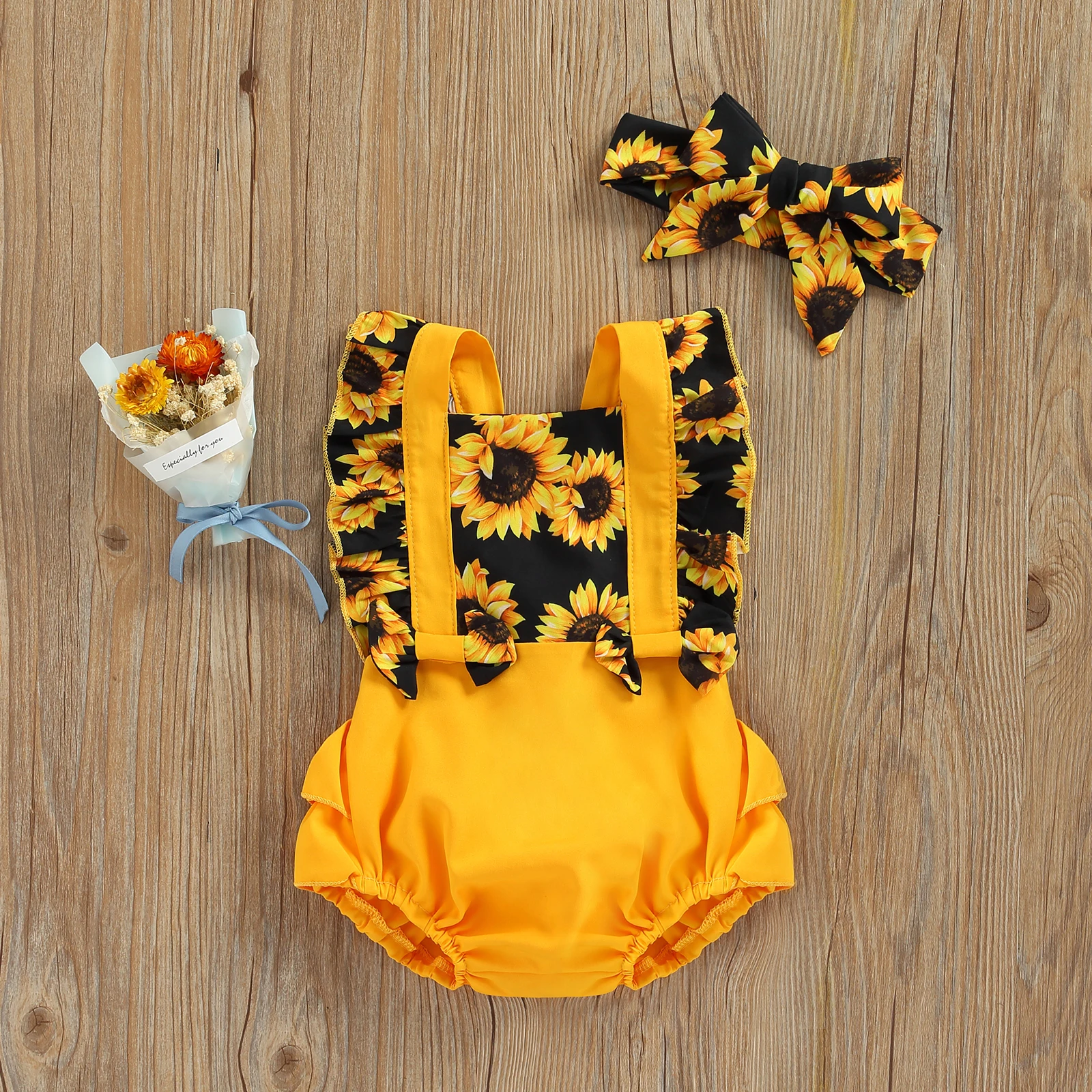 Newborn Girls Two-Piece Outfits, Sunflower Print Flying Sleeve Square Neck Bodysuit + Decorative Bow Headband
Newborn Girls Two-Piece Outfits, Sunflower Print Flying Sleeve Square Neck Bodysuit + Decorative Bow Headband