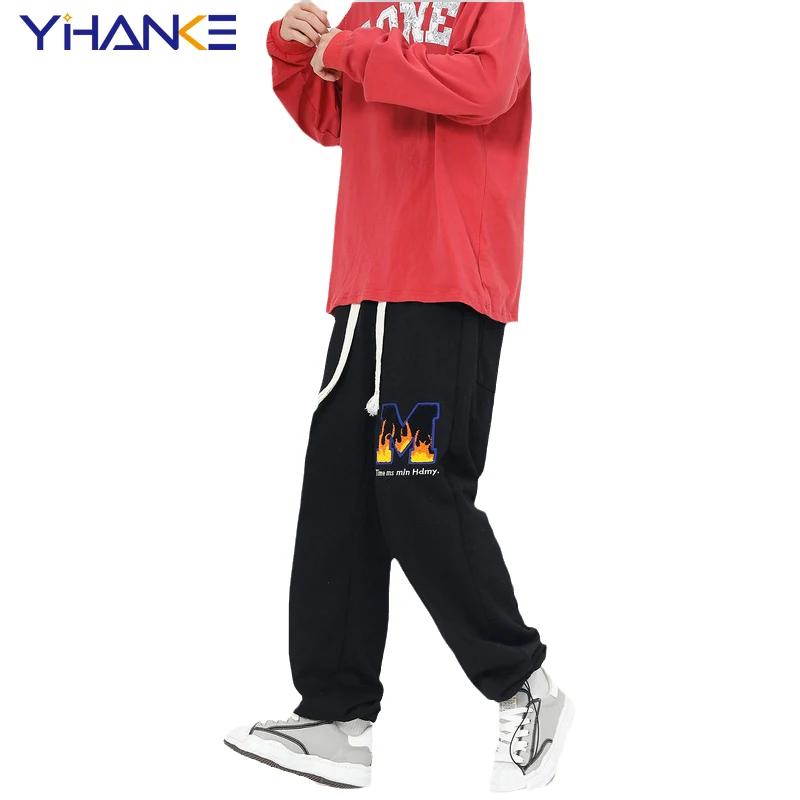 Брюки мужские Спортивные с вышивкой и надписью «пламя» 
Брюки мужские Спортивные с вышивкой и надписью «пламя»