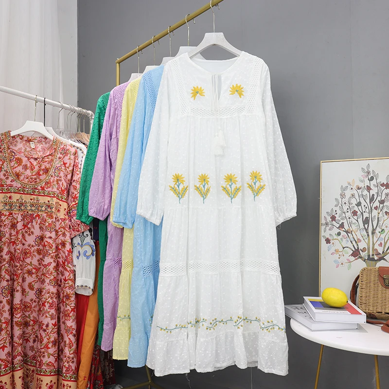 

Богемное платье для женщин, летнее винтажное Хлопковое платье макси с цветочной вышивкой в стиле бохо, с круглым вырезом и длинными рукавами, свободное повседневное женское платье