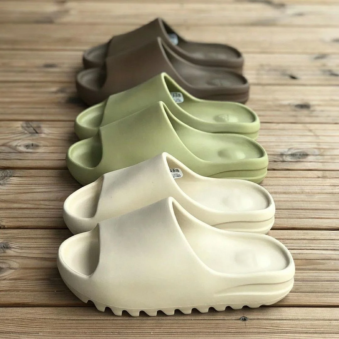 Slides for Men 2022 trend Summer Slippers women Soft Outside ladies Slipper beach Open Toe Men's Slide thick sole slippers
Slides for Men 2022 trend Summer Slippers women Soft Outside ladies Slipper beach Open Toe Men's Slide thick sole slippers