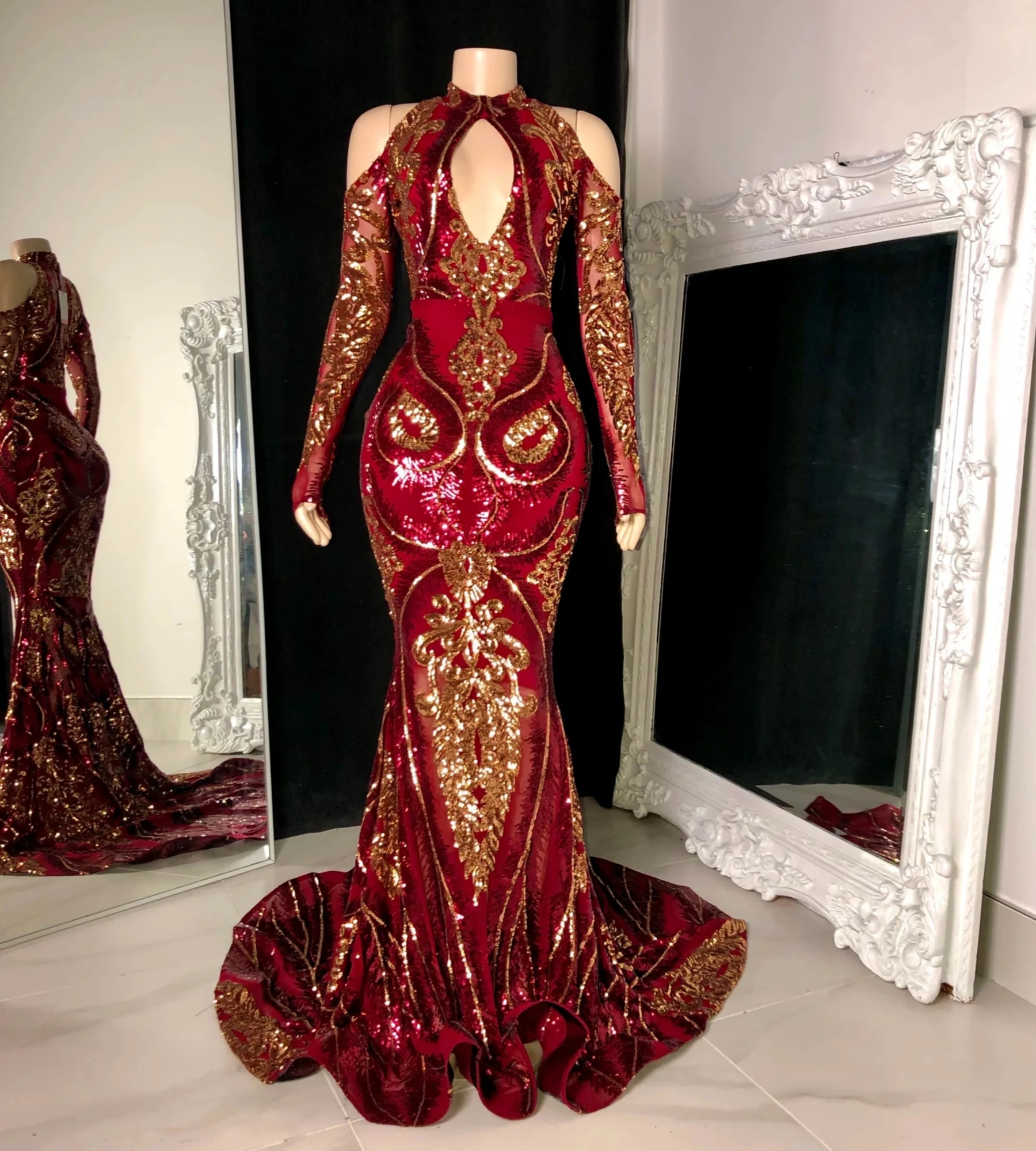 Burgundy Long Sleeves Black Girls Prom Dresses Mermaid Style Lace Sequins Sparkle Prom Gowns Party
Burgundy Long Sleeves Black Girls Prom Dresses Mermaid Style Lace Sequins Sparkle Prom Gowns Party