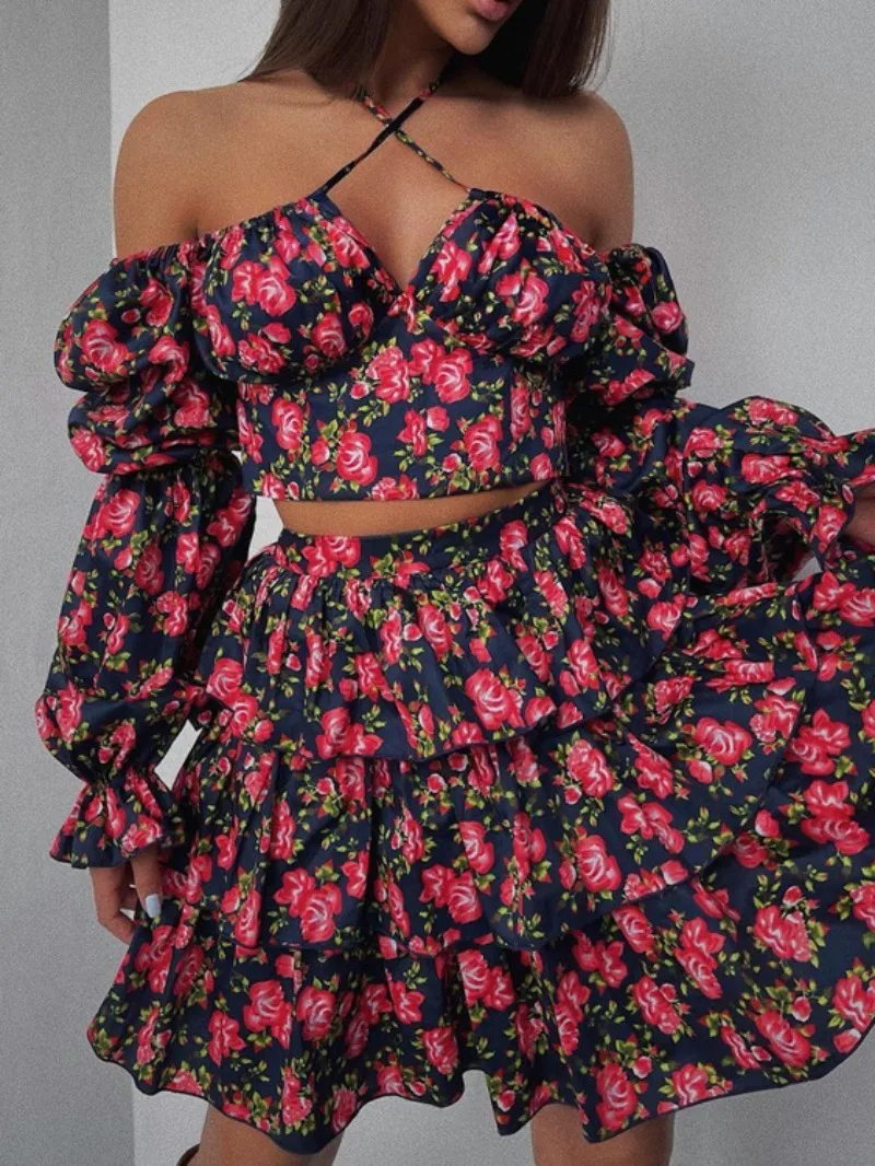 2023 Halter Neck Long Sleeve Tops and Ball Bubble Short Skirts 2 Piece Sets for Women Fall Floral Print Evening Party Dress Suit
2023 Halter Neck Long Sleeve Tops and Ball Bubble Short Skirts 2 Piece Sets for Women Fall Floral Print Evening Party Dress Suit