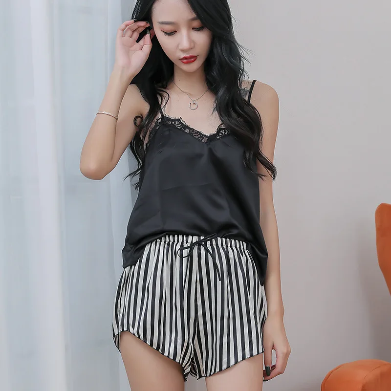 Women New Summer Silk Satin Solid Sleeveless Homewear Shorts Female Loose Casual Pajamas Lady Two Piece Set Lace Sleepwear
Women New Summer Silk Satin Solid Sleeveless Homewear Shorts Female Loose Casual Pajamas Lady Two Piece Set Lace Sleepwear