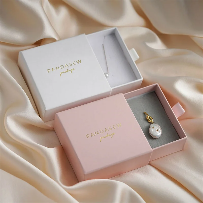Wholesale 500pcs/lot Custom Cardboard Drawer Box Jewelry Gift Packaging For Ring Earring Necklace
Wholesale 500pcs/lot Custom Cardboard Drawer Box Jewelry Gift Packaging For Ring Earring Necklace