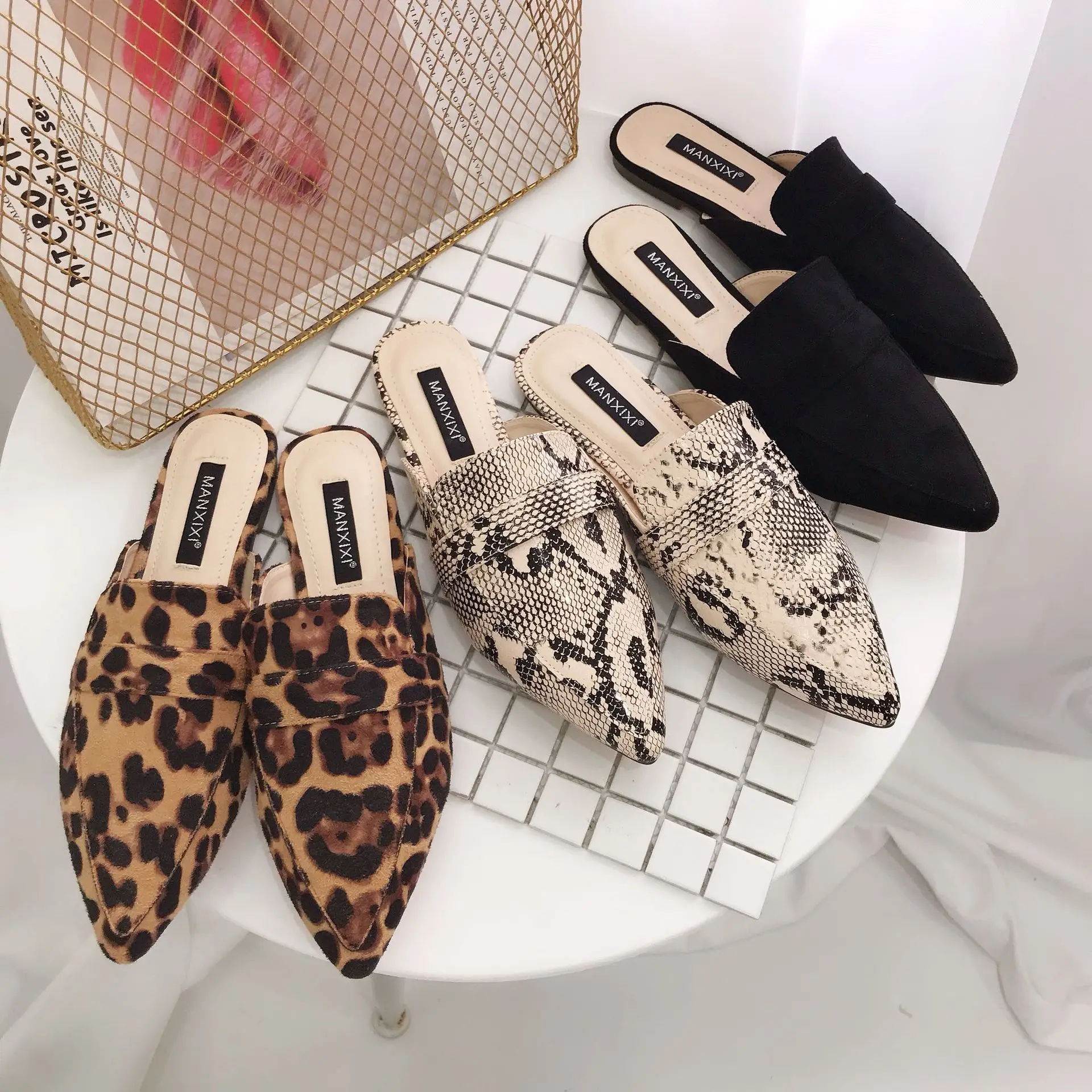 Fashion Summer Slippers Women Spring/Autumn Sexy Leopard Flocked Slides Woman Flat Shoes Slip On Loafers Mules Flip Flops
Fashion Summer Slippers Women Spring/Autumn Sexy Leopard Flocked Slides Woman Flat Shoes Slip On Loafers Mules Flip Flops