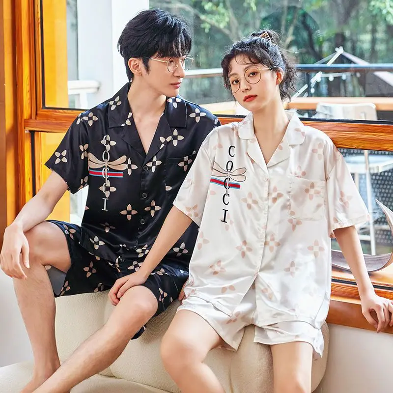 Ice And Snow Silk99%short-sleeved Shorts Home 2-piece Couples Pack A Man And A Woman 
Ice And Snow Silk99%short-sleeved Shorts Home 2-piece Couples Pack A Man And A Woman