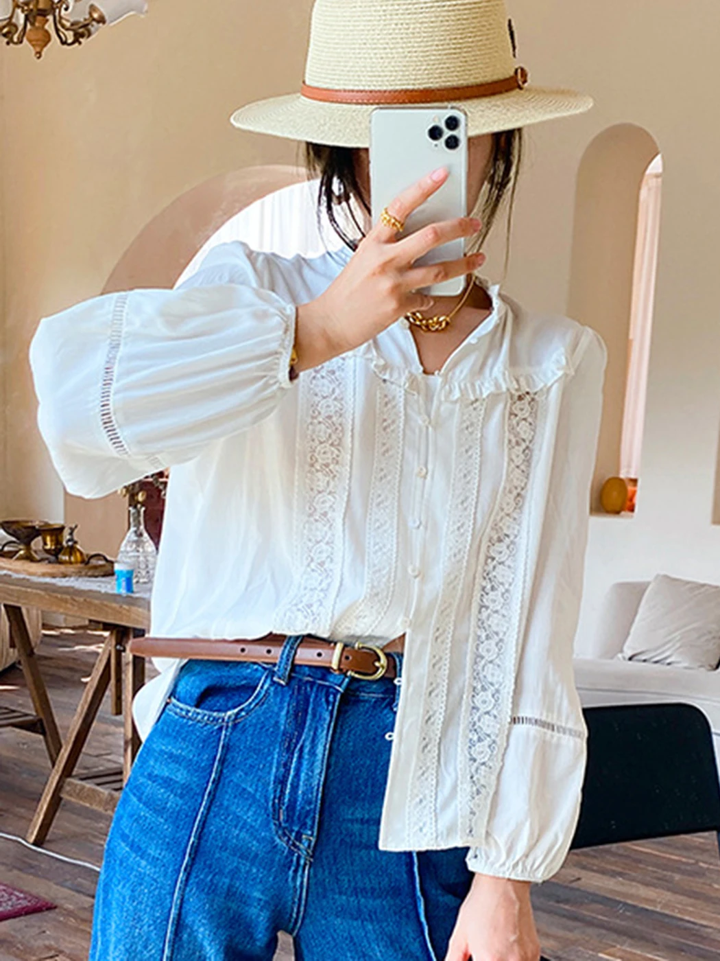 2022 Elegant Women White Shirt Lace Patchwork Ruffle Trim Long Sleeve Casual Cardigan Tops French Fashion Blouses Female Clothes
2022 Elegant Women White Shirt Lace Patchwork Ruffle Trim Long Sleeve Casual Cardigan Tops French Fashion Blouses Female Clothes