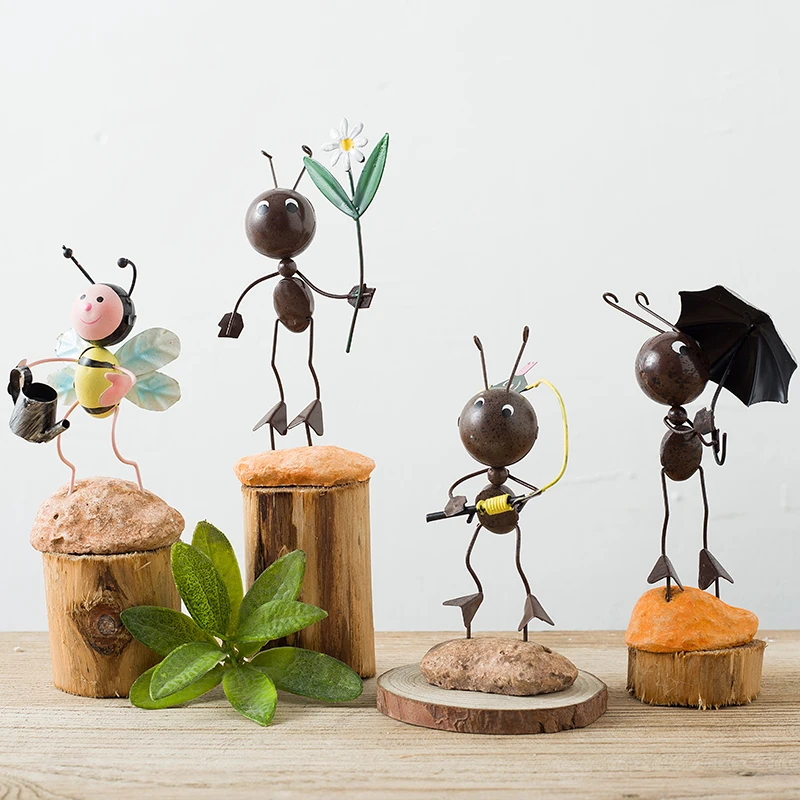 Creative ant iron decoration lovely small decoration household decoration children's room Fashion TV cabinet desktop decoration
Creative ant iron decoration lovely small decoration household decoration children's room Fashion TV cabinet desktop decoration